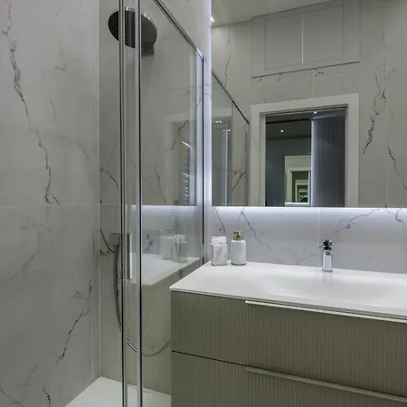 Daire Gian Giacomo Mora, 13 Raffinato Monolocale In Centro Milano