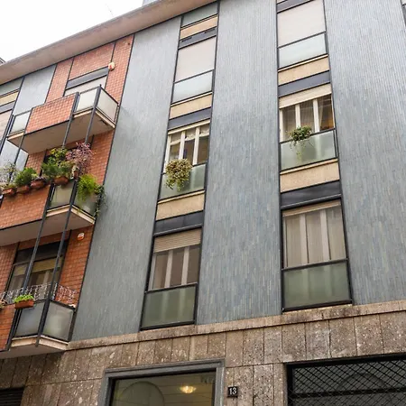 Gian Giacomo Mora, 13 Raffinato Monolocale In Centro