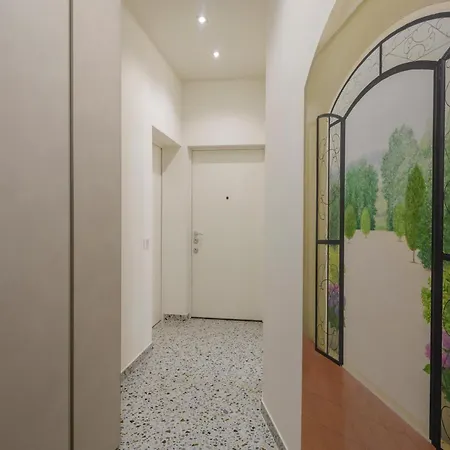 Gian Giacomo Mora, 13 Raffinato Monolocale In Centro Milano